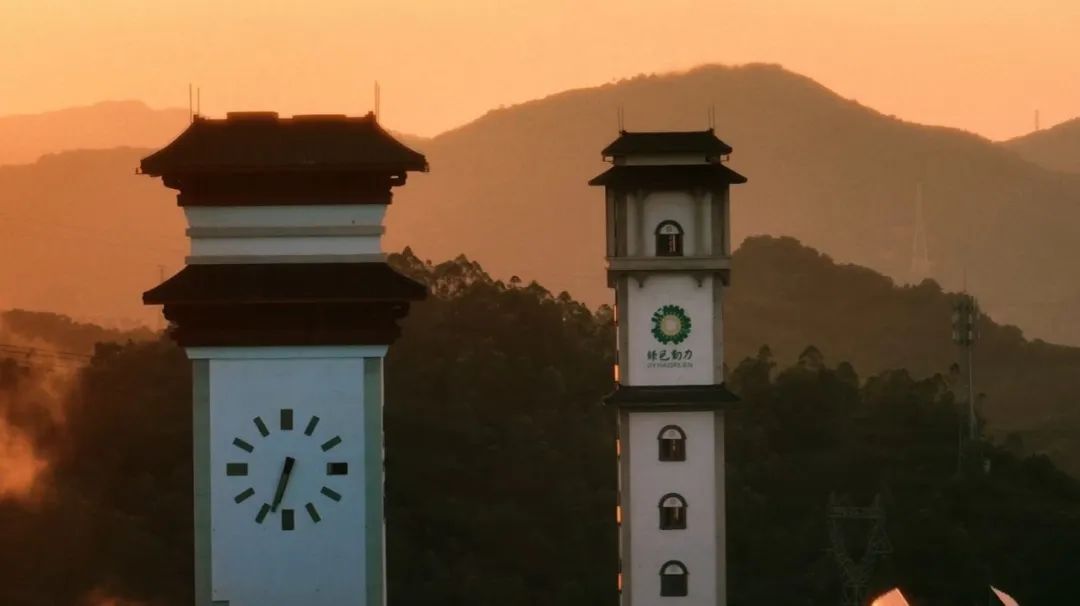 888集团品牌故事《888集团十二时间 · 只为优美生涯坚守》