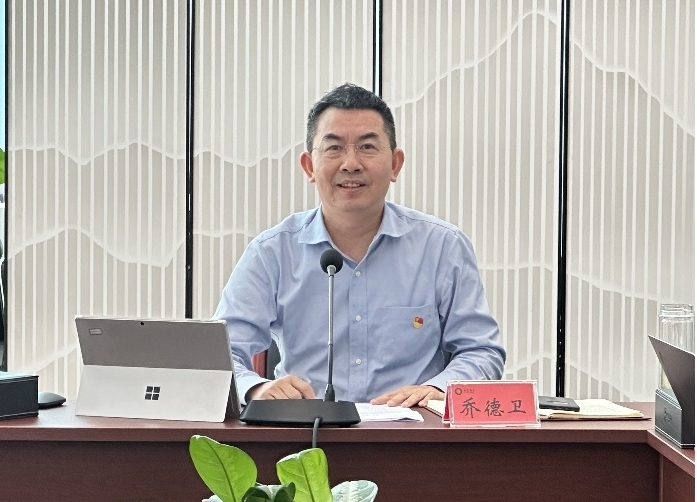 888集团集团党委理论学习中心组召开第七次集中学习钻研会